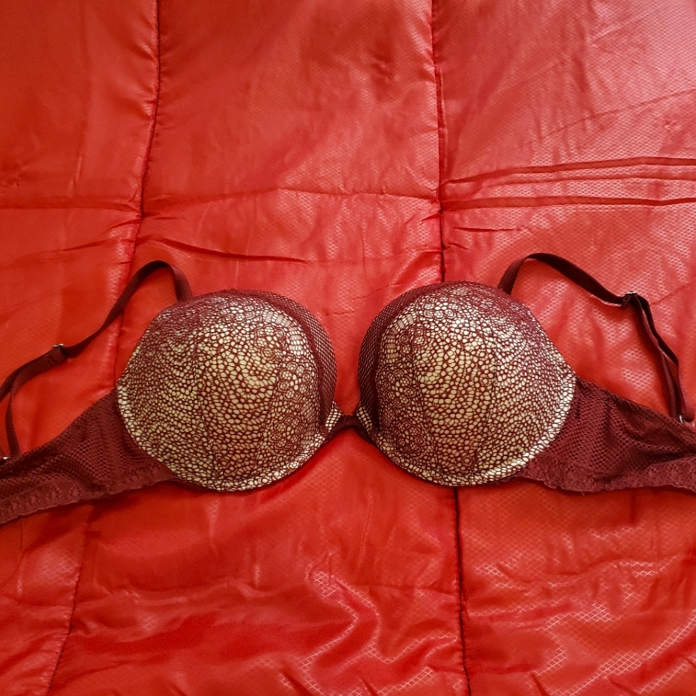 Victoria's Secret very sexy push-up in red 34DD